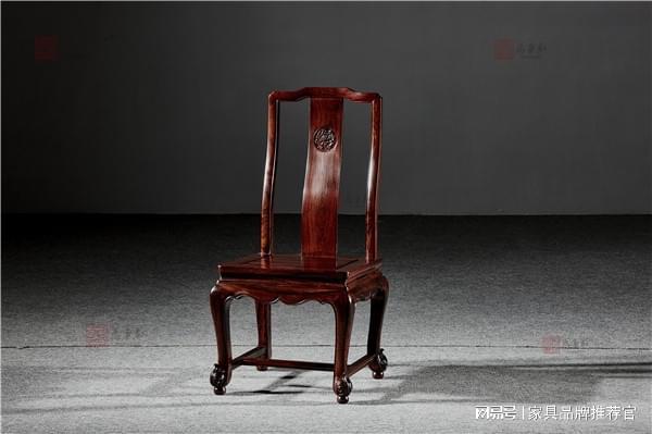 餐桌方圆之选：适配生活场景是关键开元棋牌微凹黄檀工厂·万事红红木(图2)