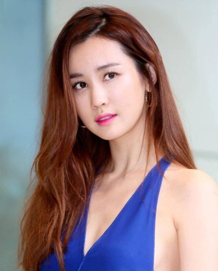 展首次晒上海豪宅装修风格却像样板间开元棋牌app韩星李多海转向中国发(图10)