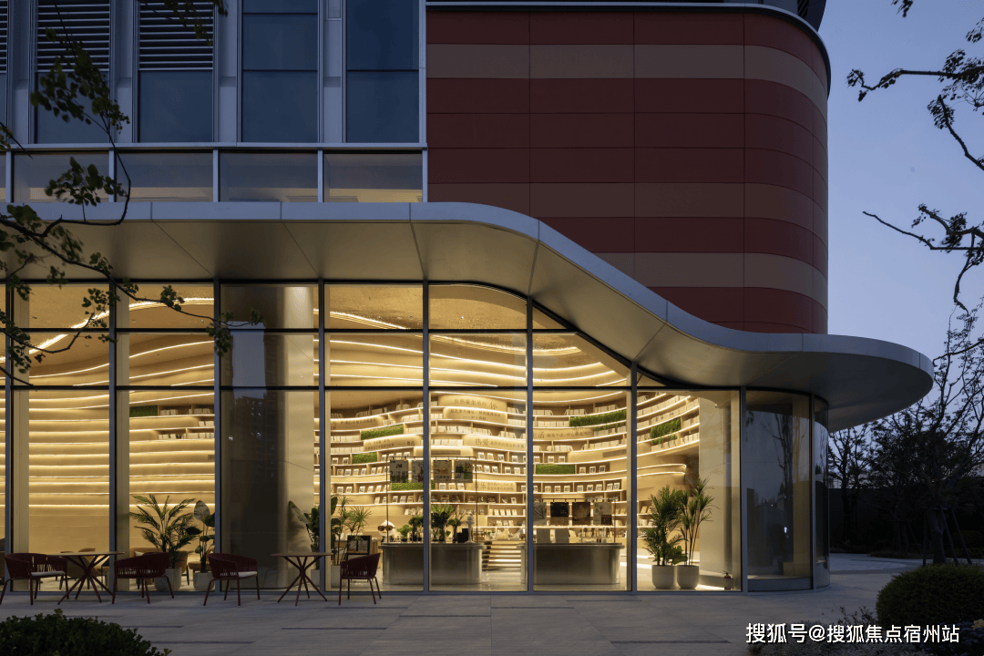 深业·深嘉上府(售楼处) 官方 首页-深业·深嘉上府-销售中心 - 环境 - 户型 - 价格 - 地址 - 楼盘百科 - 配套 -深业·深嘉上府-售楼处 - 电话 - 交房时间(图2)